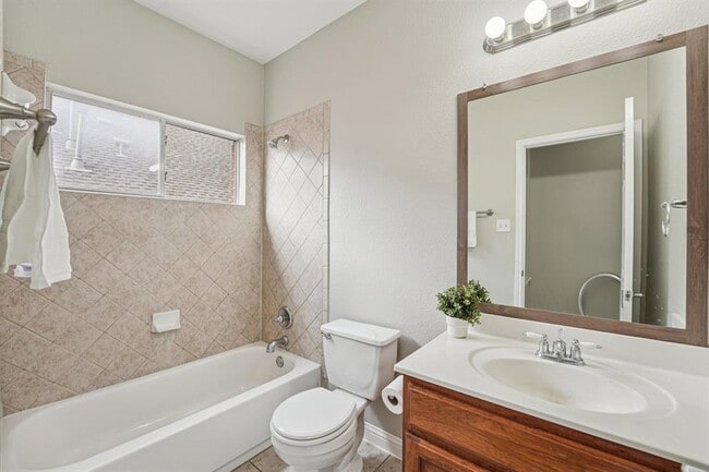 Building Photo - 1206 Canyon Maple Rd