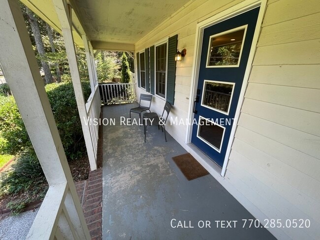 Building Photo - 117 Bascomb Dr