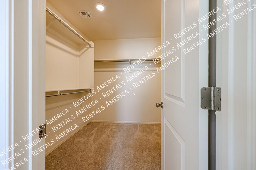 Building Photo - 7223 N 125th Dr