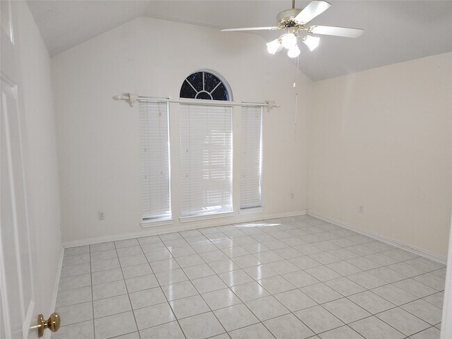 Building Photo - 3103 Gatesbury N Dr