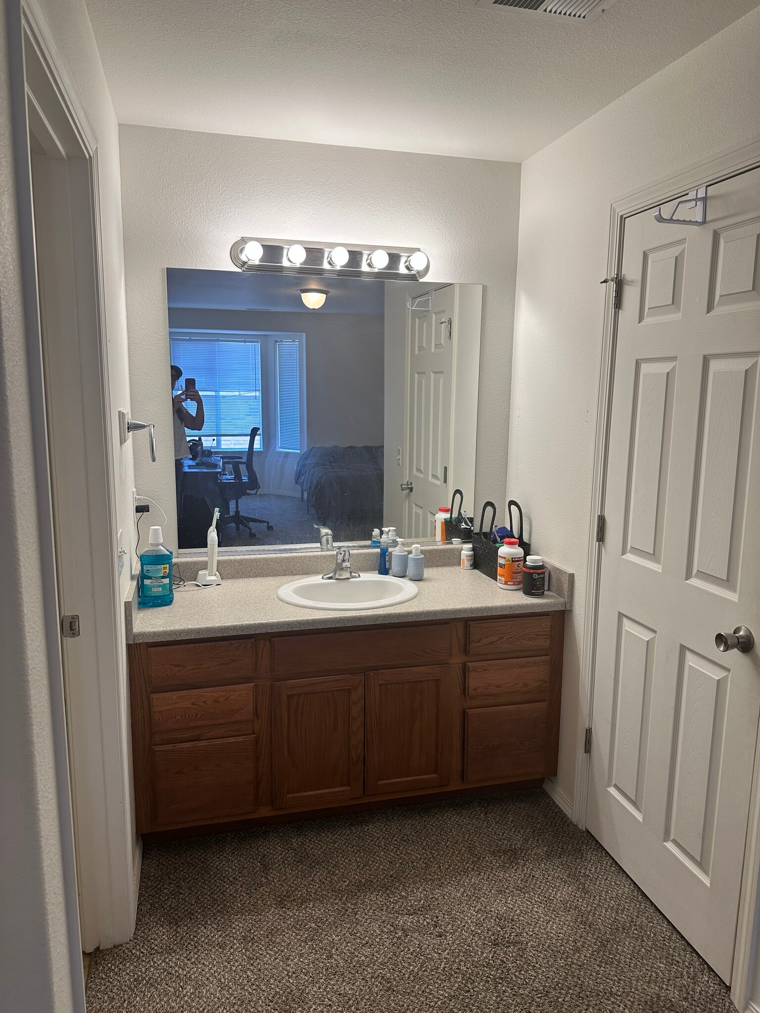 En-suite bathroom - 1096 Longbow Ln