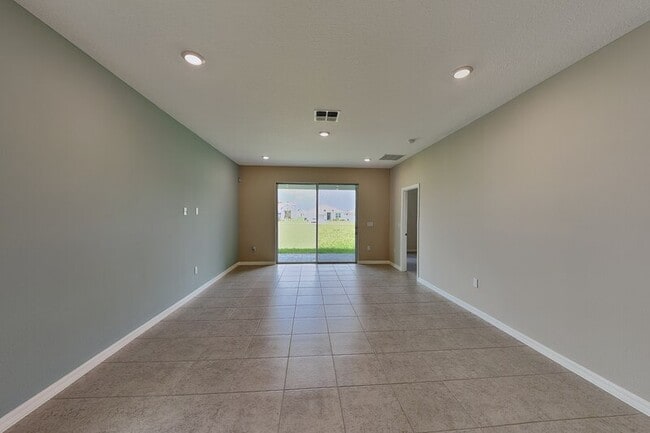 Building Photo - 805 Lemon Ave