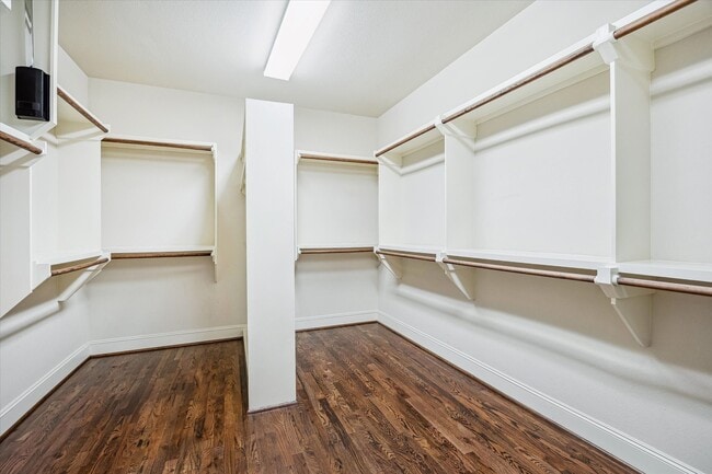 Building Photo - 1407 Knox St