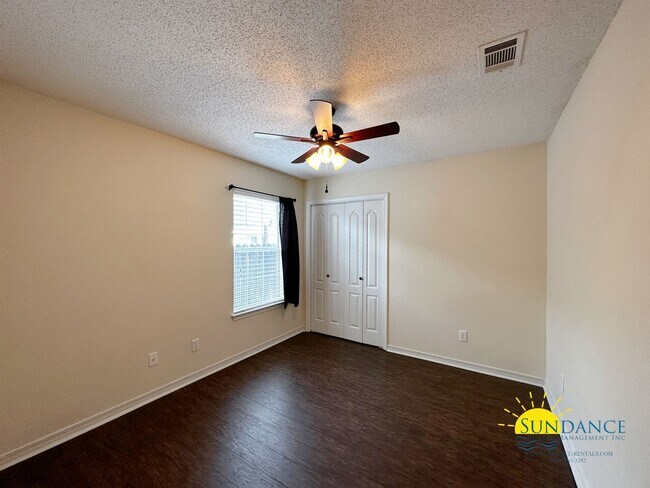 Building Photo - Adorable 3 Bedroom Home located  in Fort Walton Beach Home!