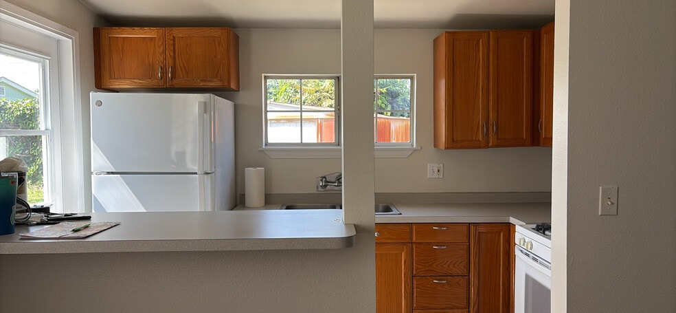 Building Photo - 2405 W Monterey Ave