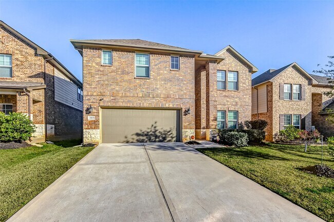 Building Photo - 2165 Woodland Pine Dr