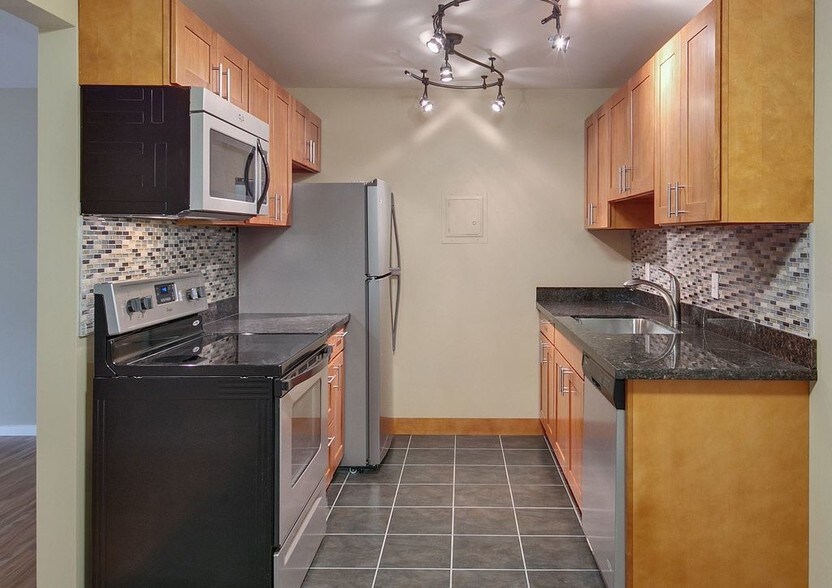 Building Photo - 11300 5th Ave NE