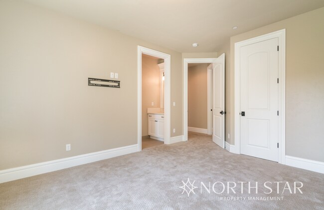 Building Photo - Executive Custom Home with River View on Acreage in West Linn