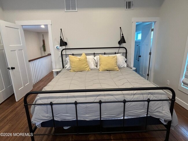 Building Photo - 403 8th Ave