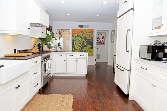 Building Photo - Lido Isle Rental