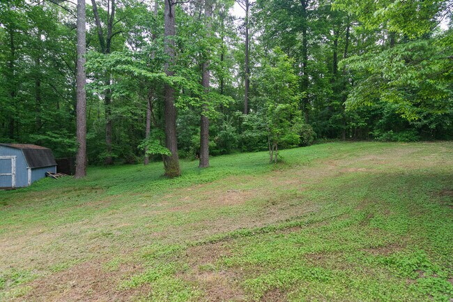 Building Photo - 140 Saxon Woods Dr