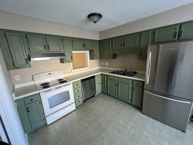 Building Photo - 917 Shelby Dr