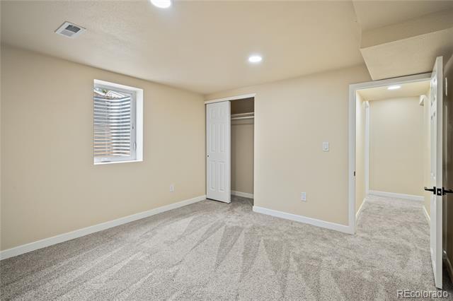 Building Photo - 5599 W Maplewood Pl