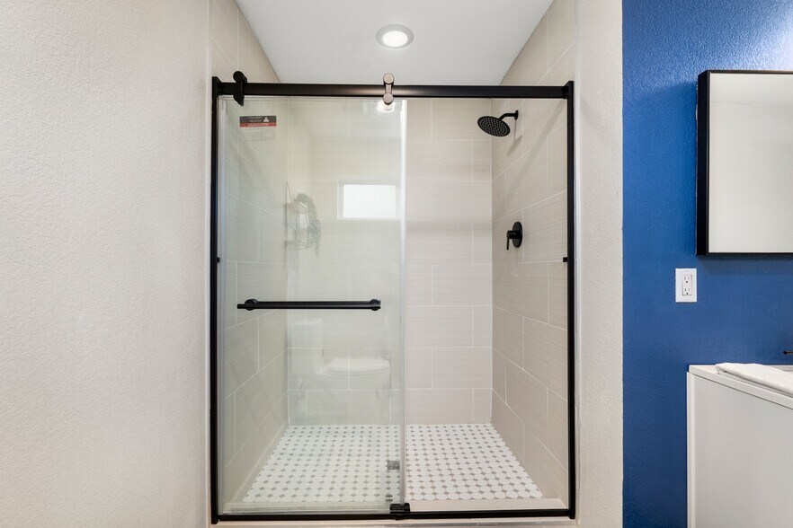 Building Photo - 7902 E Latham St