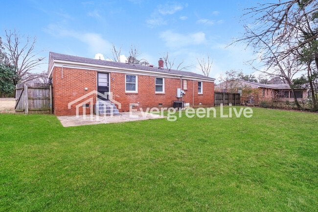 Building Photo - 5247 Loch Lomond Rd