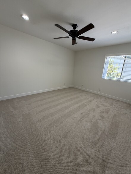 Second bedroom - 18241 Andrea Cir N