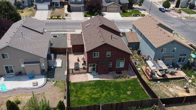 Building Photo - Beautiful home with 4 bedrooms, 2 1/2 bathrooms, 3-car garage in cul-de-sac available for $2,350