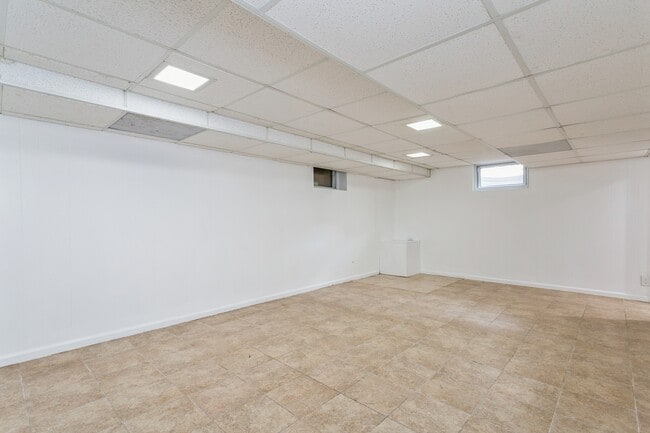 Building Photo - 62 Buff Rd