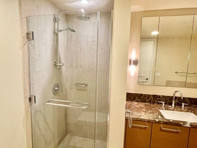 Building Photo - Millennium Stunner! 2BR/2BA 1,245sqft! Pet...