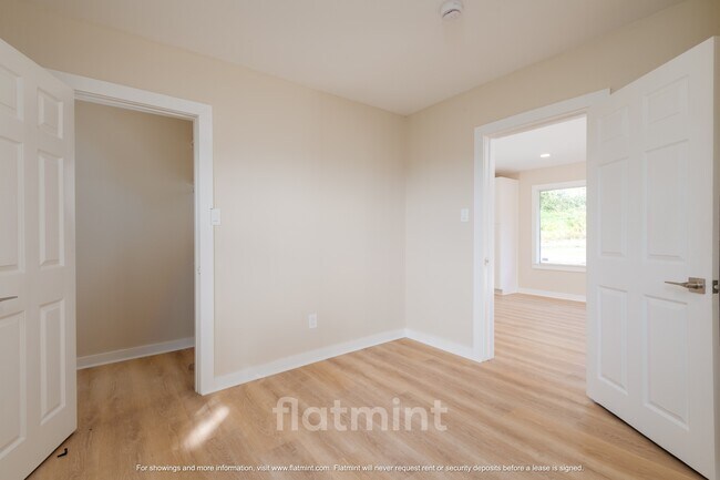 Building Photo - 6850 S 133rd St