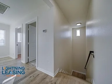 Building Photo - 2134 Cloverdale Ave