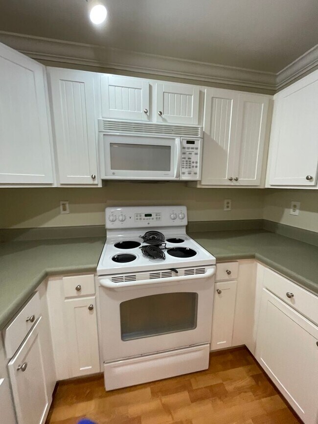 Building Photo - 07-204 Fattouh