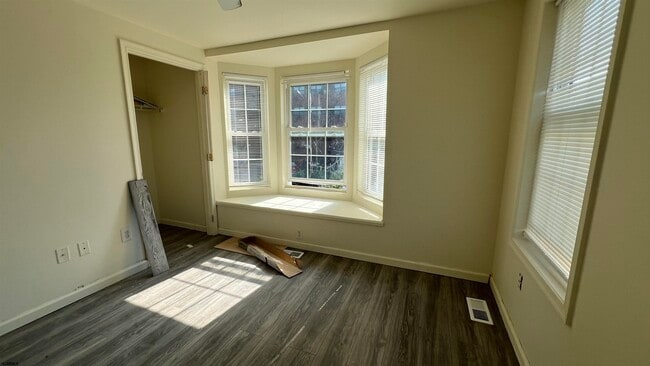 Building Photo - 216 N South Carolina Ave
