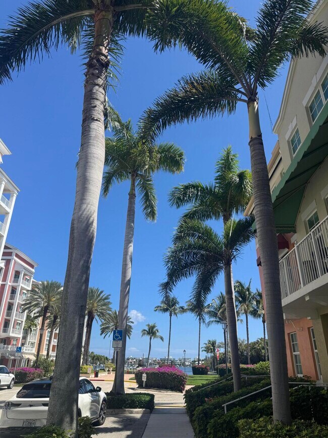 Building Photo - 356 Moorings Dr