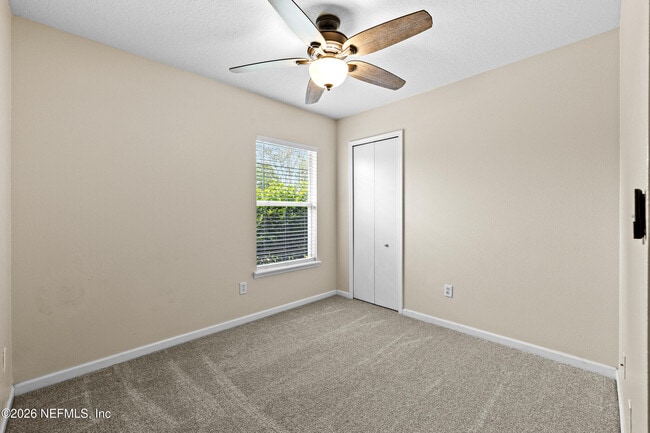 Building Photo - 136 Brookfall Dr