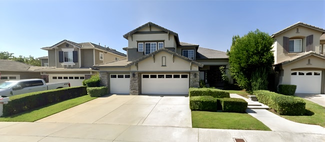 Primary Photo - 31 Ledgewood Dr