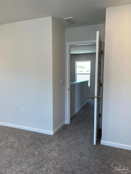 Building Photo - 10942 Blacktail Loop