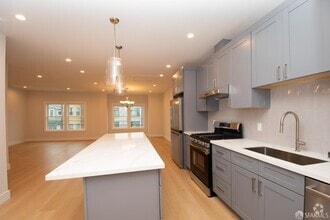 Building Photo - 436 20th Ave
