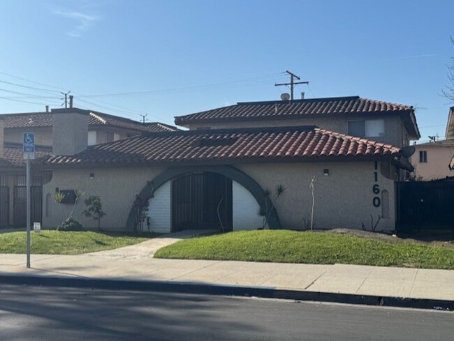 Primary Photo - 1160 E South St