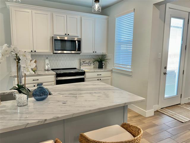 Building Photo - 9612 Sullivan Ln