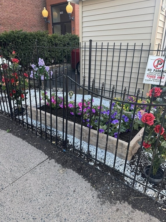 Building Photo - Capitol Living Apartments