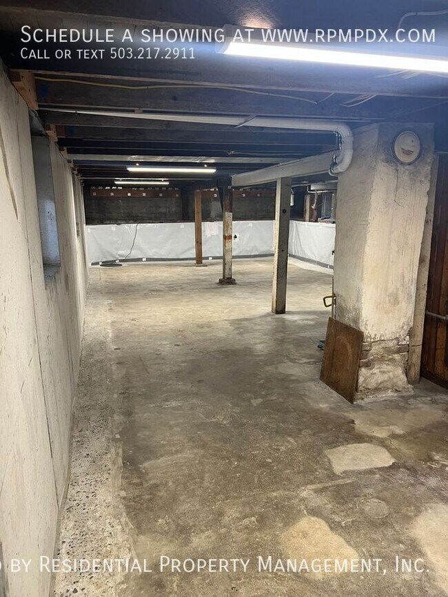 Building Photo - 2242 SE 44th Ave