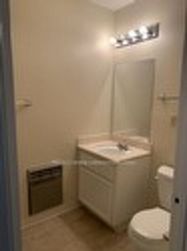 Building Photo - Campbell, Lovely 2 Bedroom and 2 Bath Cond...