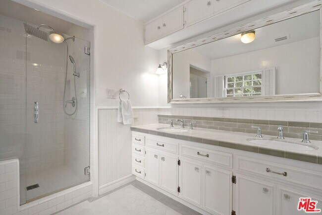 Building Photo - 2825 Haddington Dr