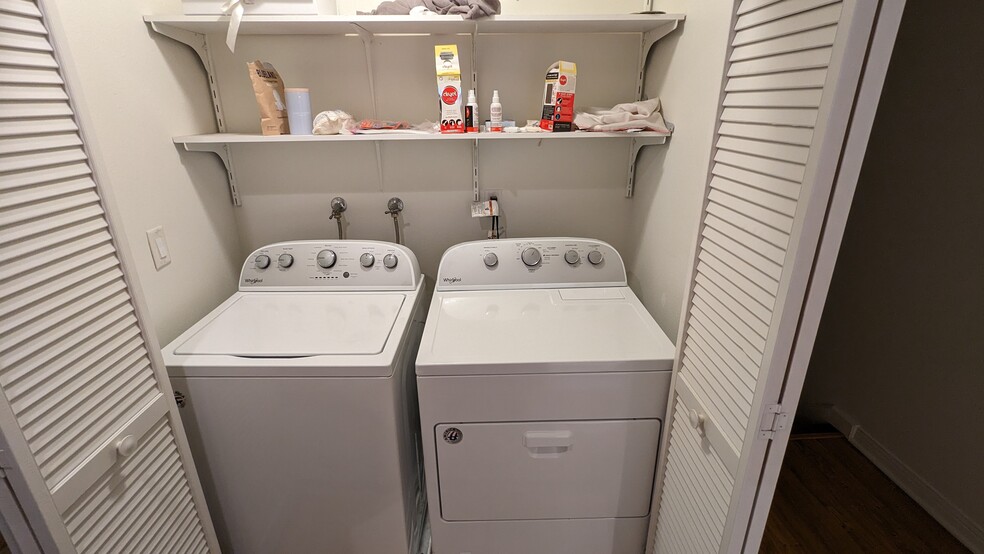 Washer and Dryer Closet - 1144 Yale St