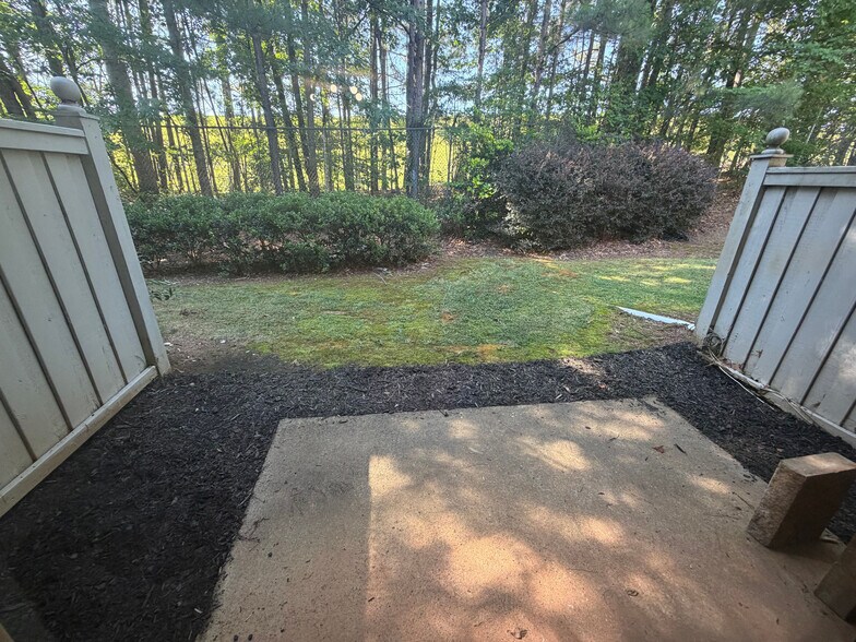 Building Photo - Room in Apartment on Winterbrook Ct