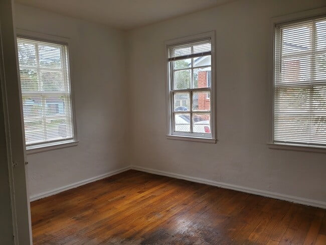 Master Bedroom - 905 Ethan Allen St