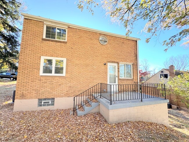 Building Photo - 1607 Girard Ave