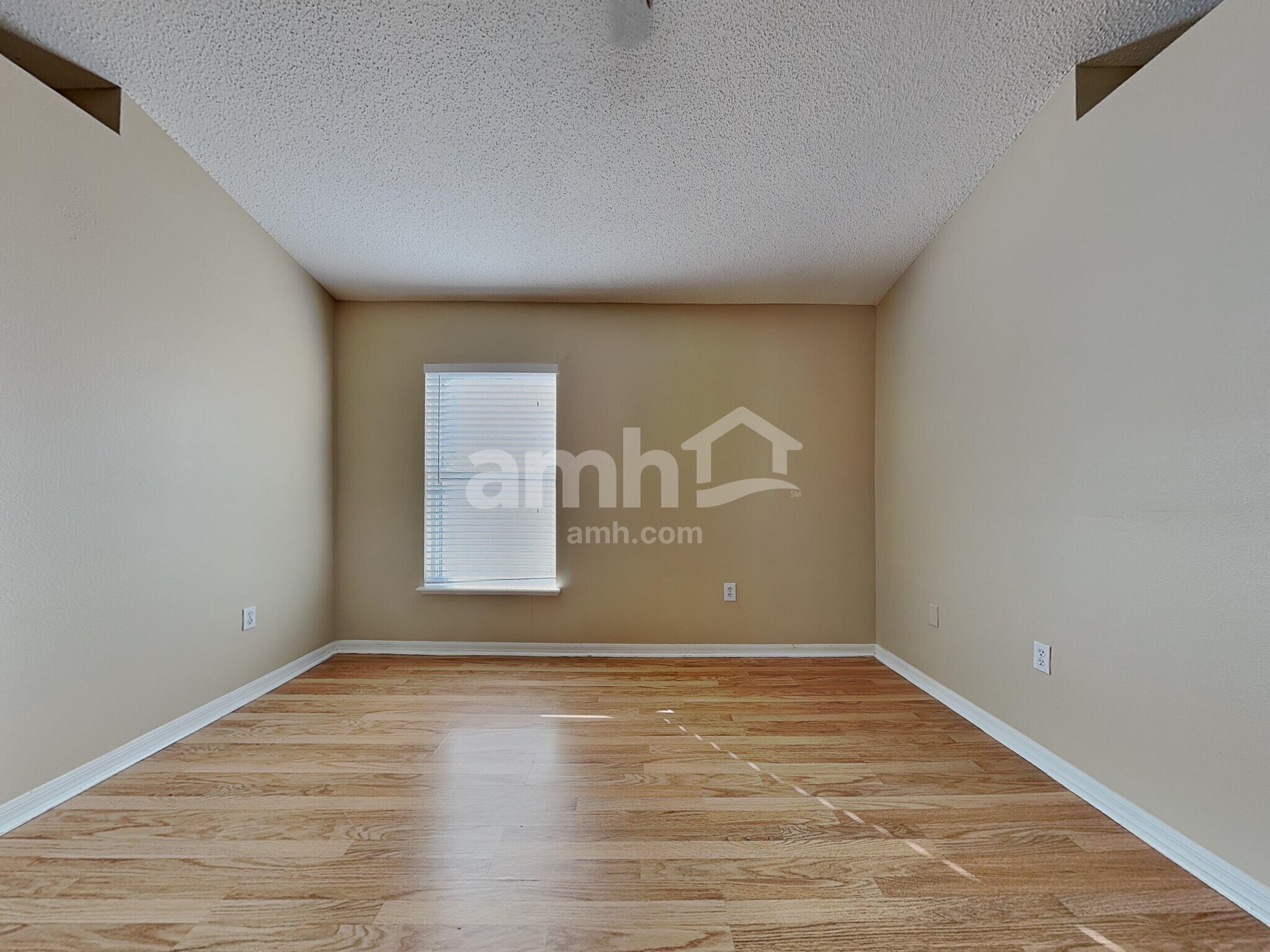 Building Photo - 30541 Double Dr