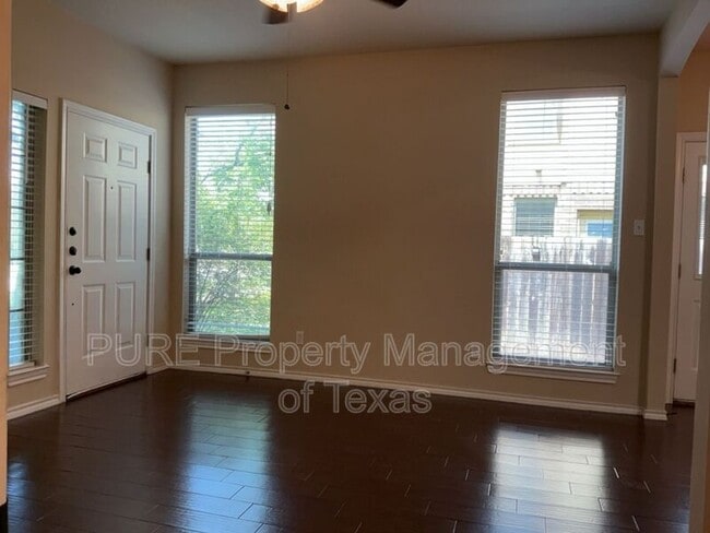 Building Photo - 215 N College St