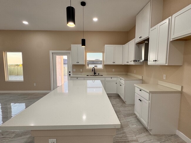 Building Photo - 6702 El Bosal Ln