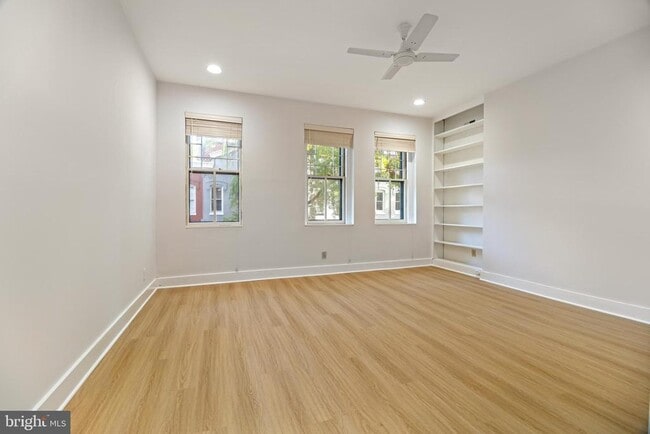 Building Photo - 1522 Swann St NW