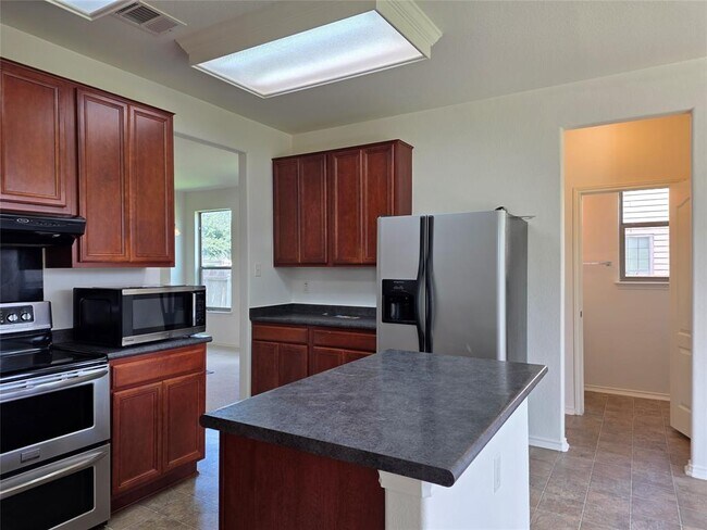 Building Photo - 160 Mistletoe Ln