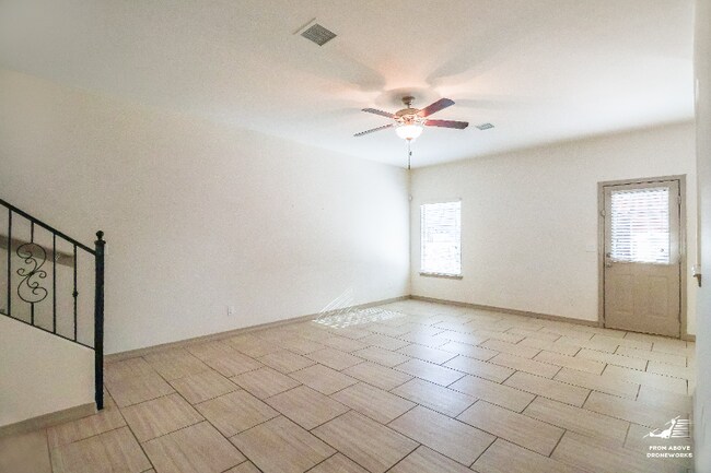 Building Photo - 3204 Merry Mdw