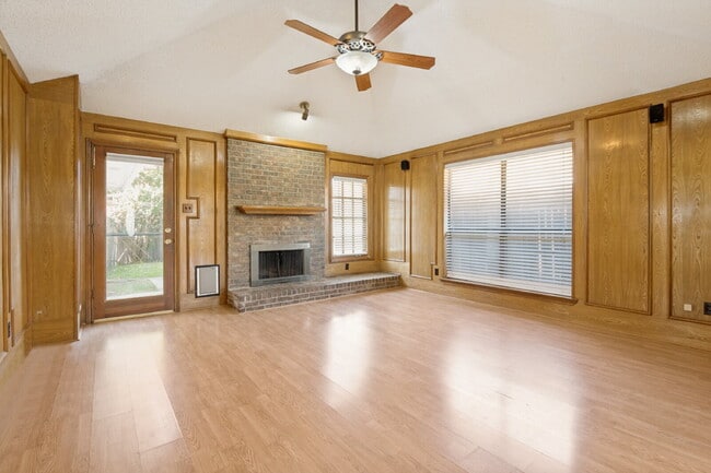 Building Photo - Charming 2BD Home in Far North Dallas