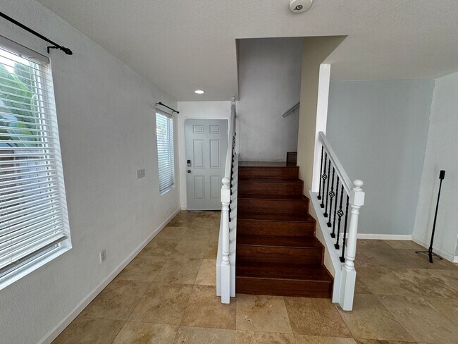 Building Photo - Townhome for Rent